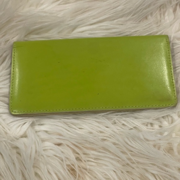 Lodi’s Green Wallet - Picture 3 of 5